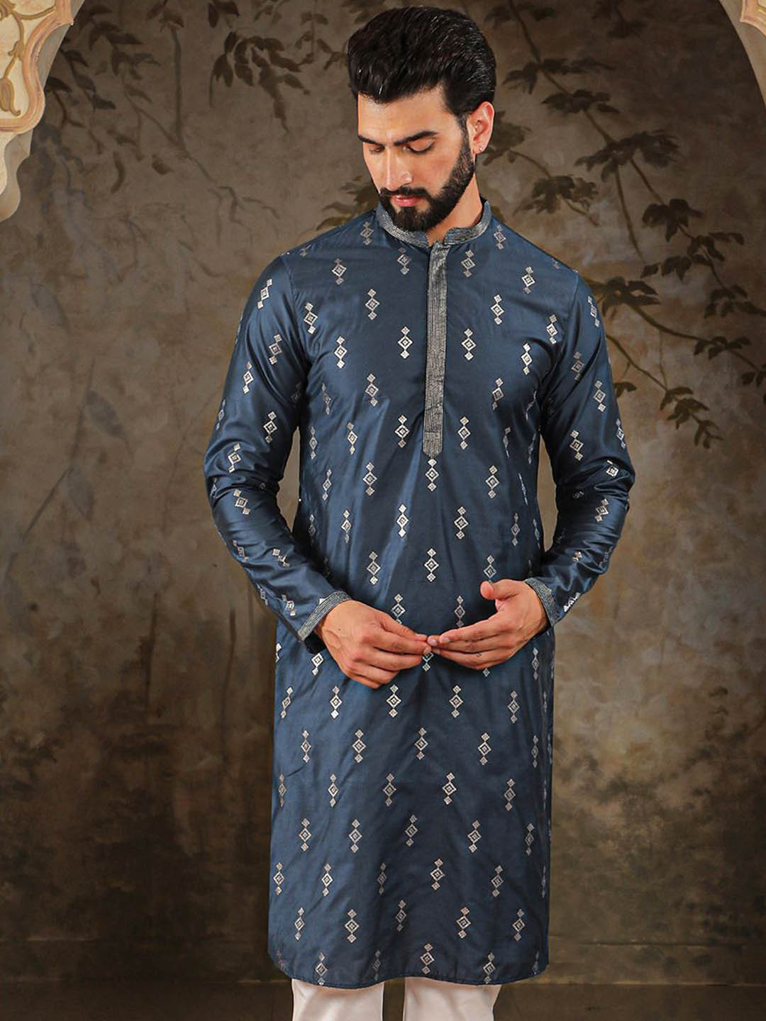 

HOUSE OF DEYANN Men Embellished Kurta, Navy blue