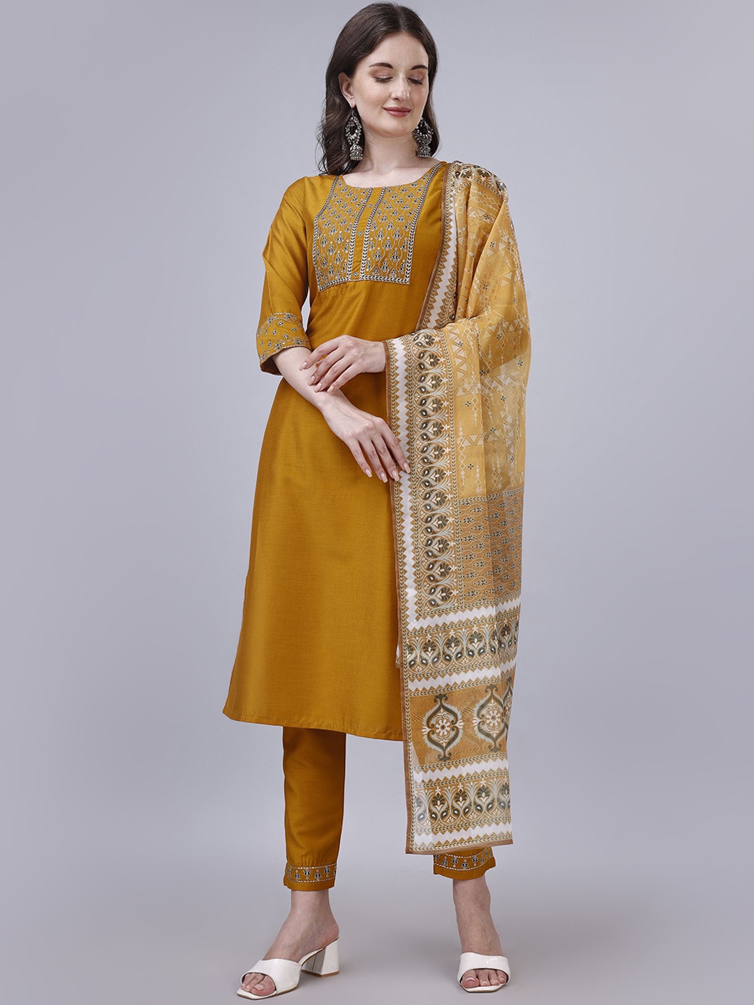 

Rujave Floral Yoke Design Regular Thread Work Straight Kurta with Trousers & Dupatta, Yellow