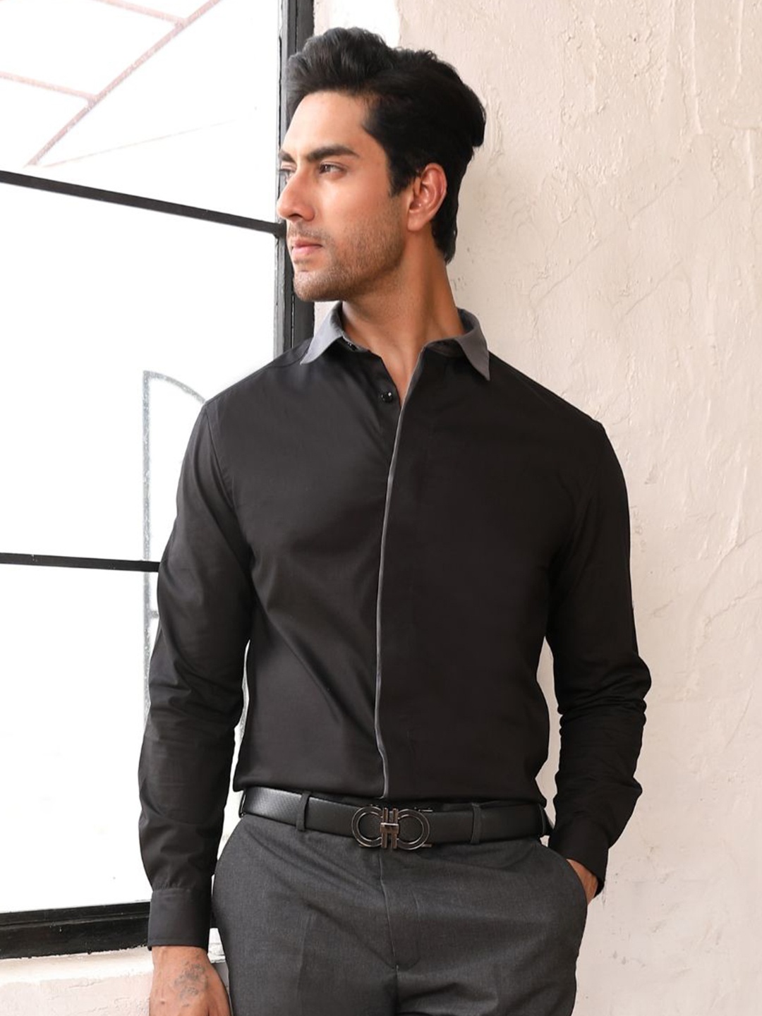 

PERCH Men India Slim Spread Collar Solid Cotton Casual Shirt, Black