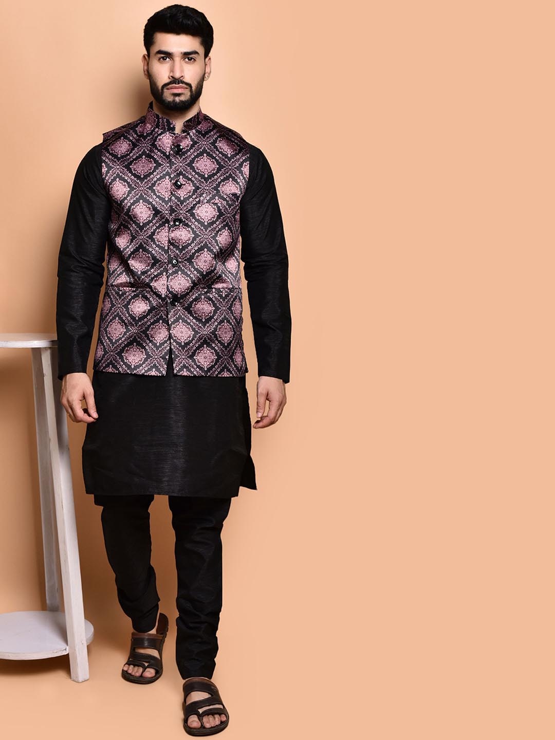 

PRINTCULTR Men Regular Pure Silk Kurta with Trousers, Black