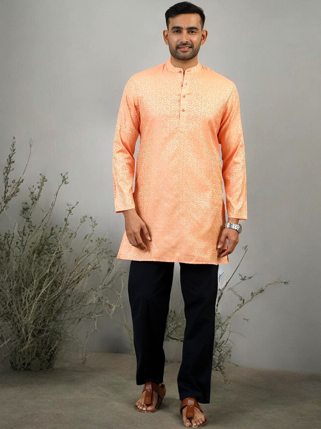 

TATTVA Men Floral Chikankari Kurta, Orange