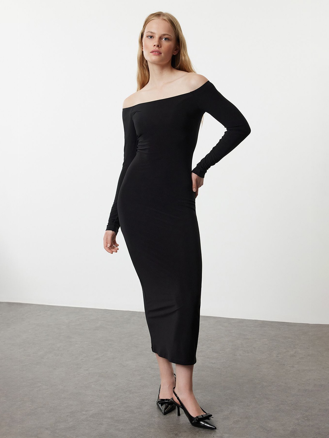 

Trendyol Off-Shoulder Bodycon Midi Dress, Na