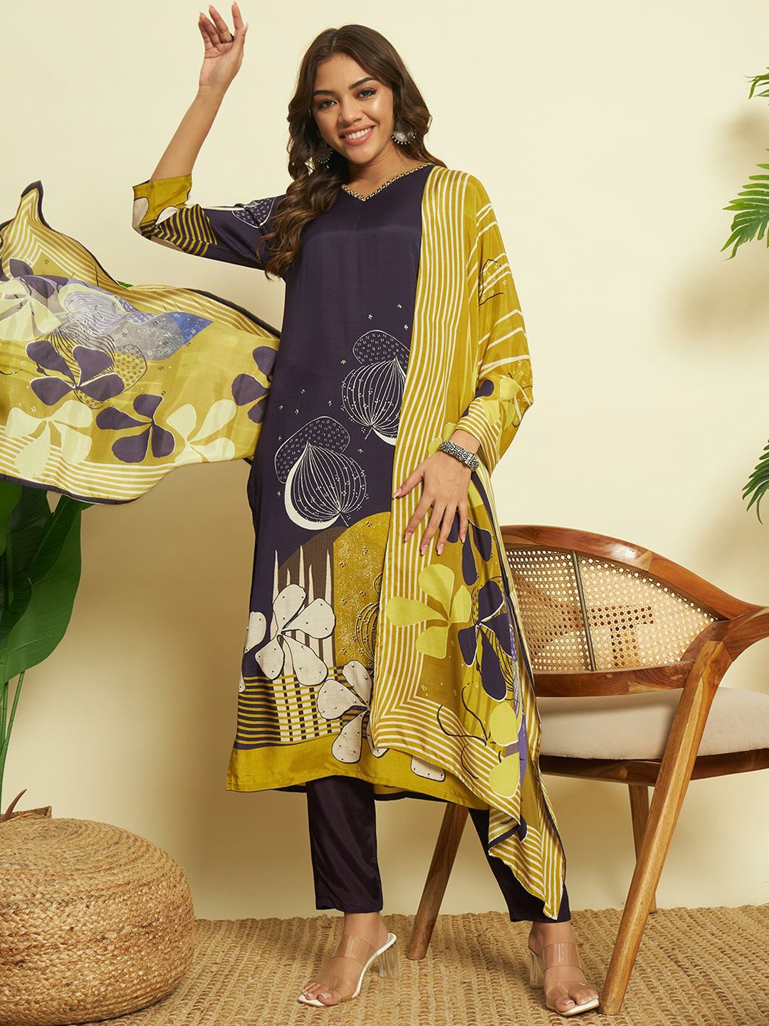 

VESH Women Floral Printed Regular Pure Cotton Kurta with Trousers & With Dupatta, Purple