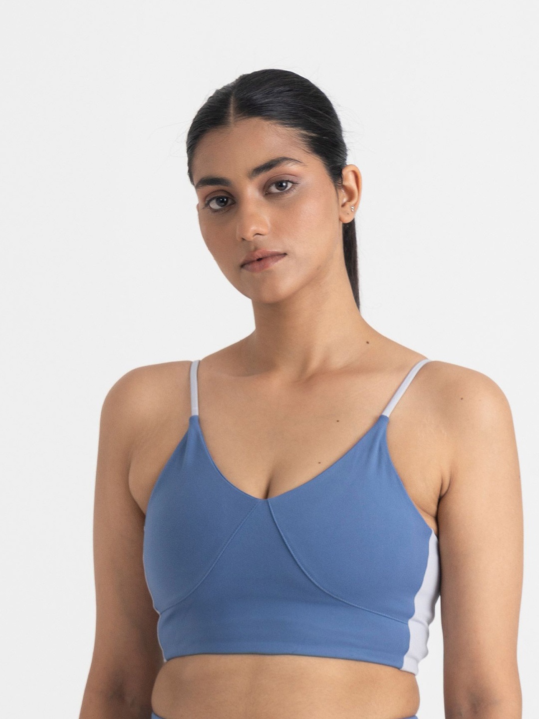 

Hunnit V-Neck Stretchable Sports Bra with with Medium Coverage, Blue
