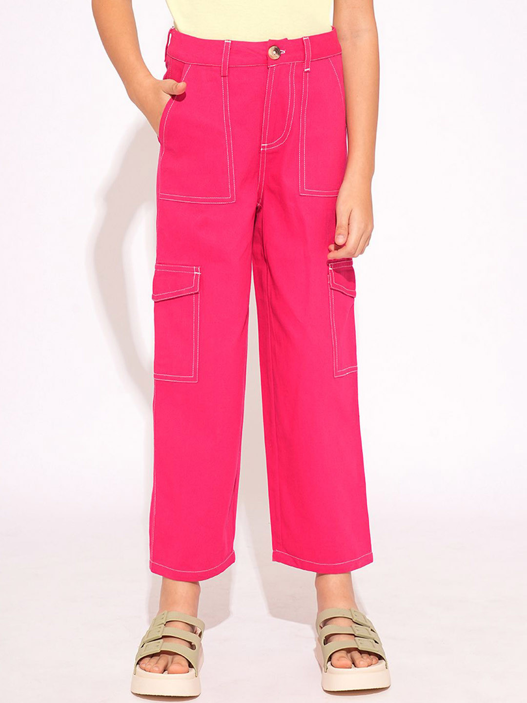 

Vero Moda Girls Straight Fit High-Rise Cargos Trousers, Pink