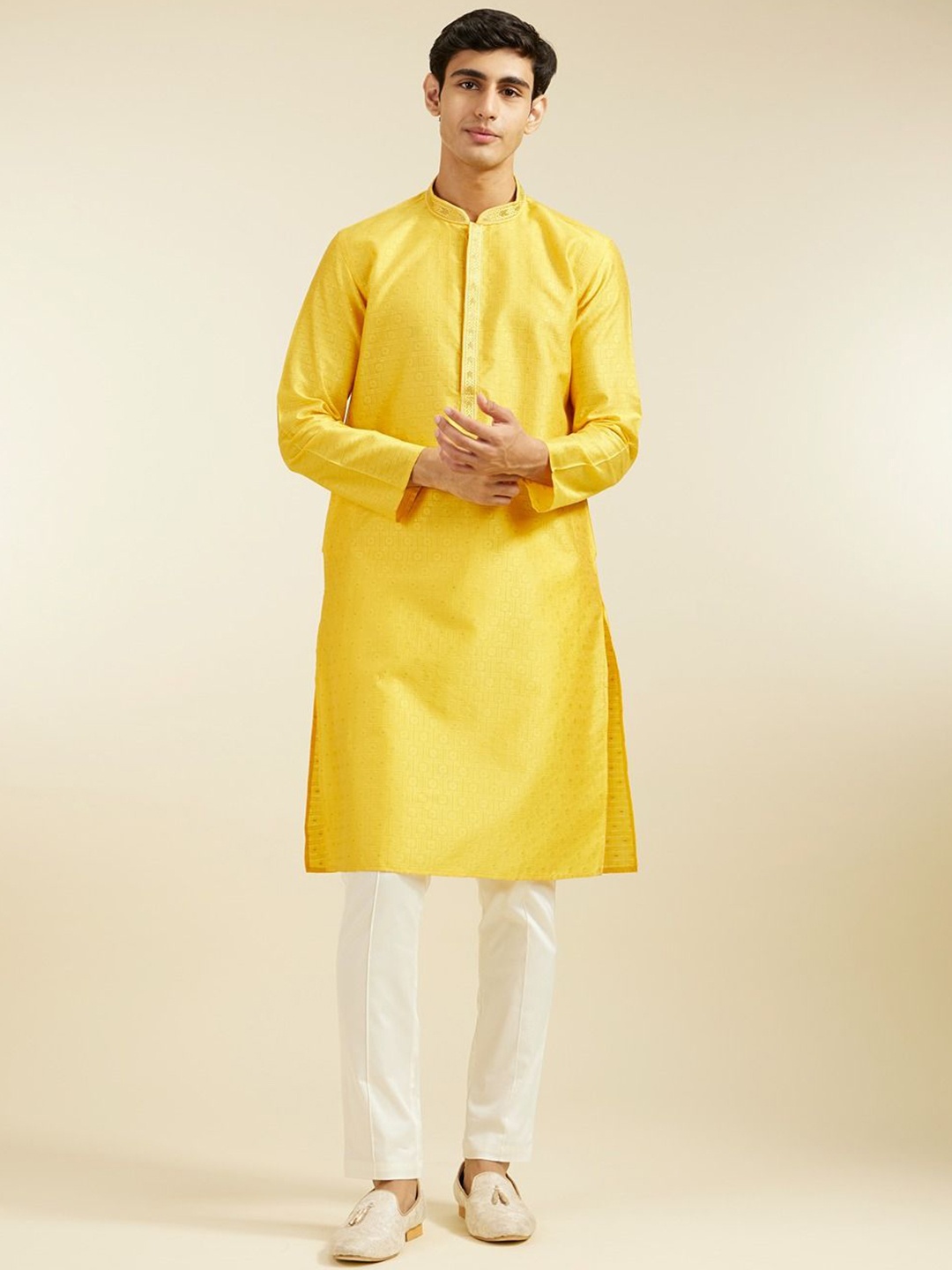 

Diwas by Manyavar Ethnic Motifs Woven Design Mandarin Collar Sequinned Straight Kurta, Yellow