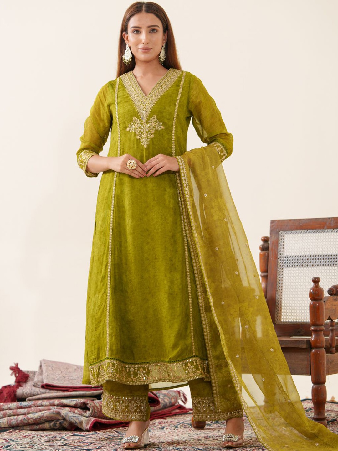 

House of Pataudi Floral Embroidered V-Neck Organza A-Line Kurta With Trousers & Dupatta, Green