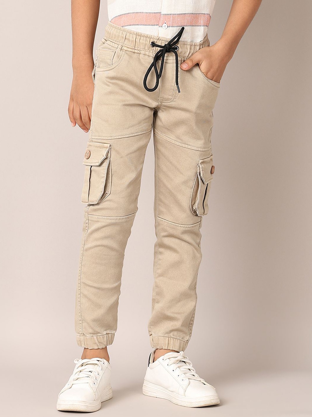 

V-Mart Boys Solid Regular Fit Cargos Trousers, Beige