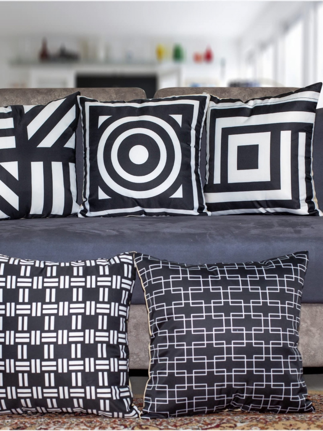 

Vendola Black & White 5 Pieces Geometric Square Cushion Covers