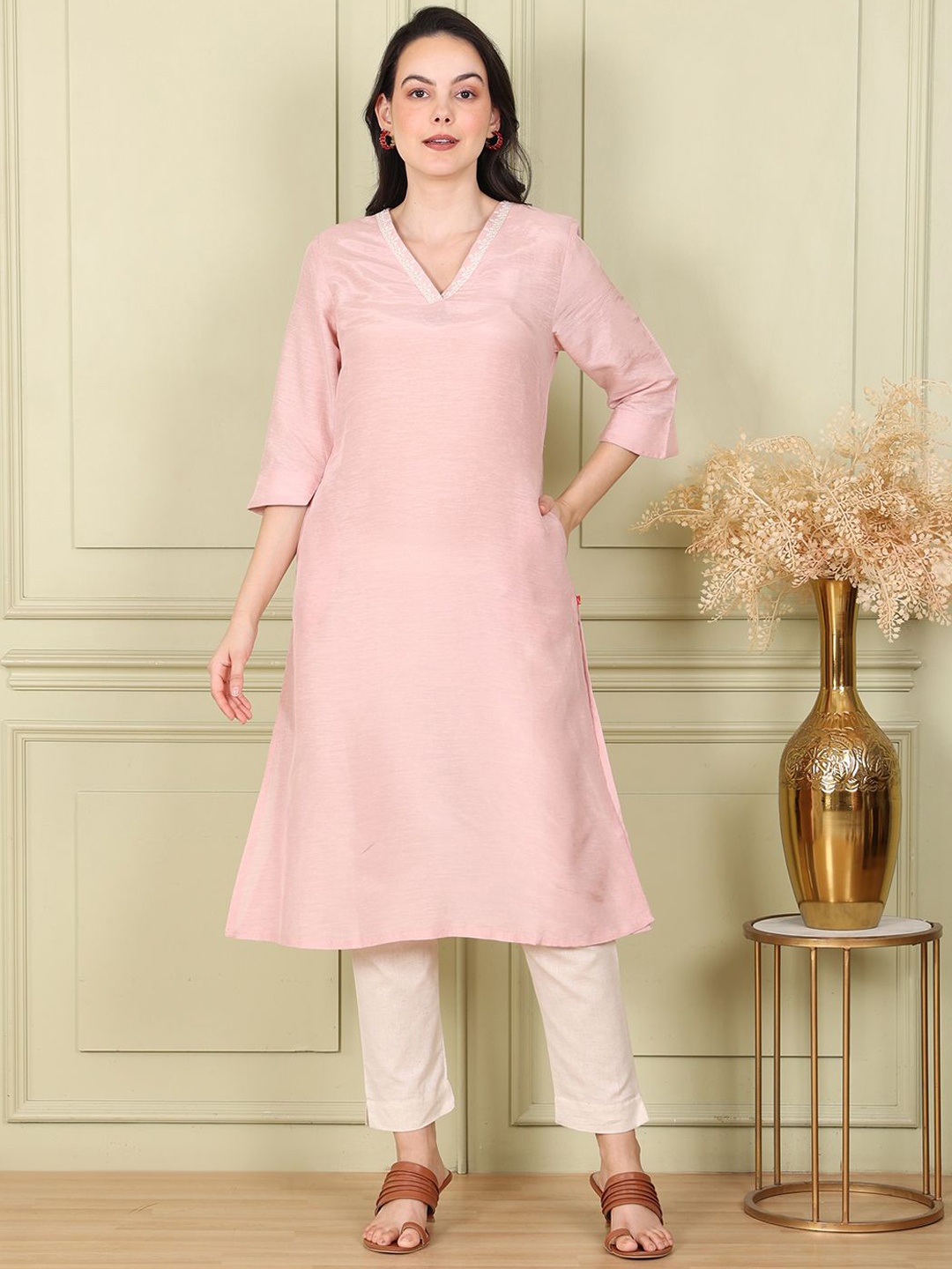 

W Women Flared Sleeves Thread Work Kurta, Pink