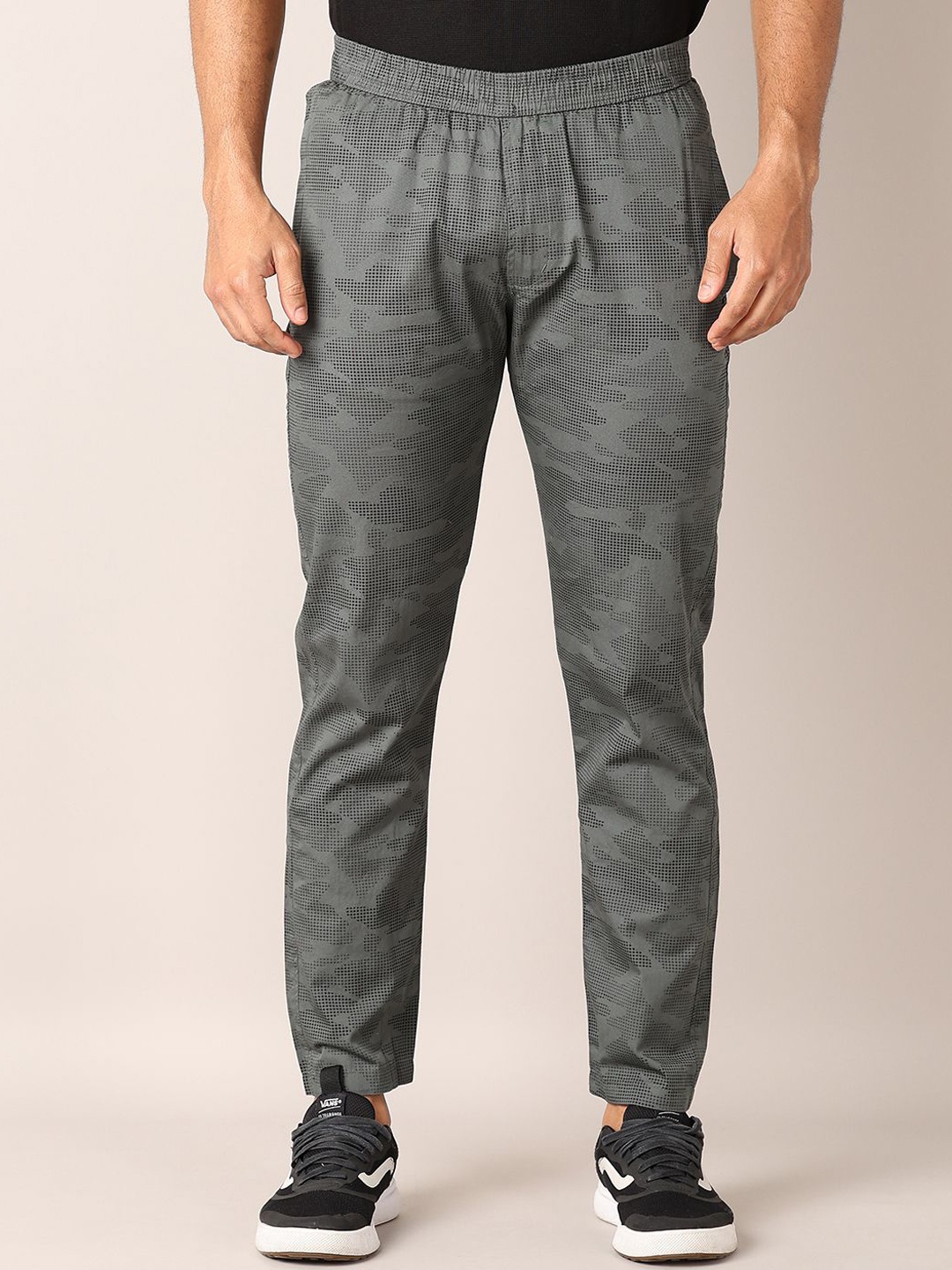 

V-Mart Men Camouflage Printed Trousers, Grey