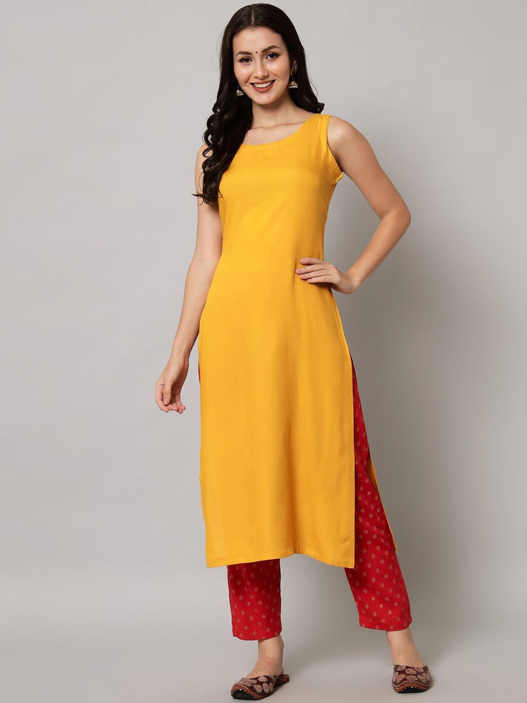 

NYPA Round Neck Straight Kurta with Trousers, Yellow