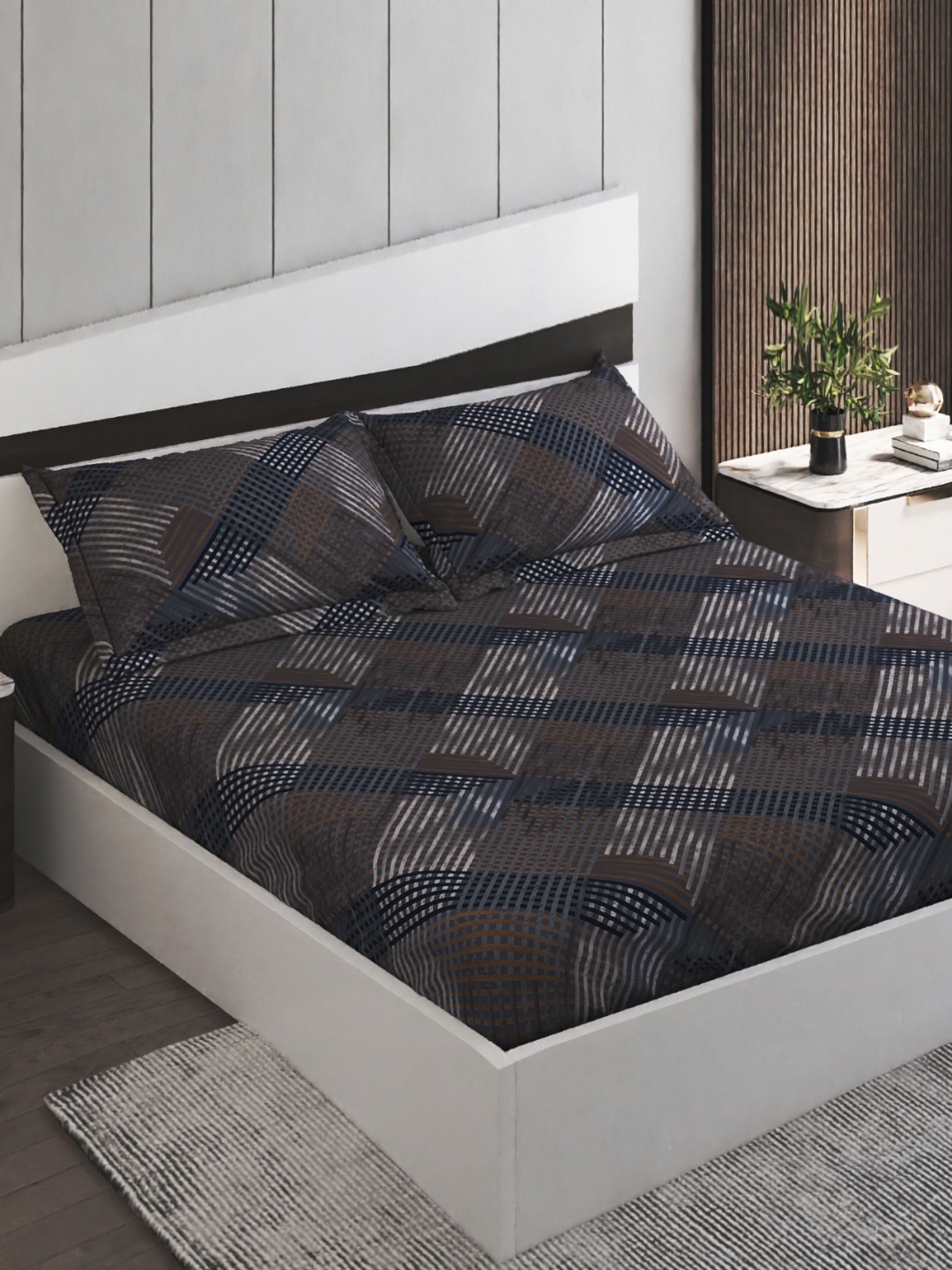 

Home Centre Corsica Juniper Brown Geometric 130 TC Queen Bedsheet With 2 Pillow Covers