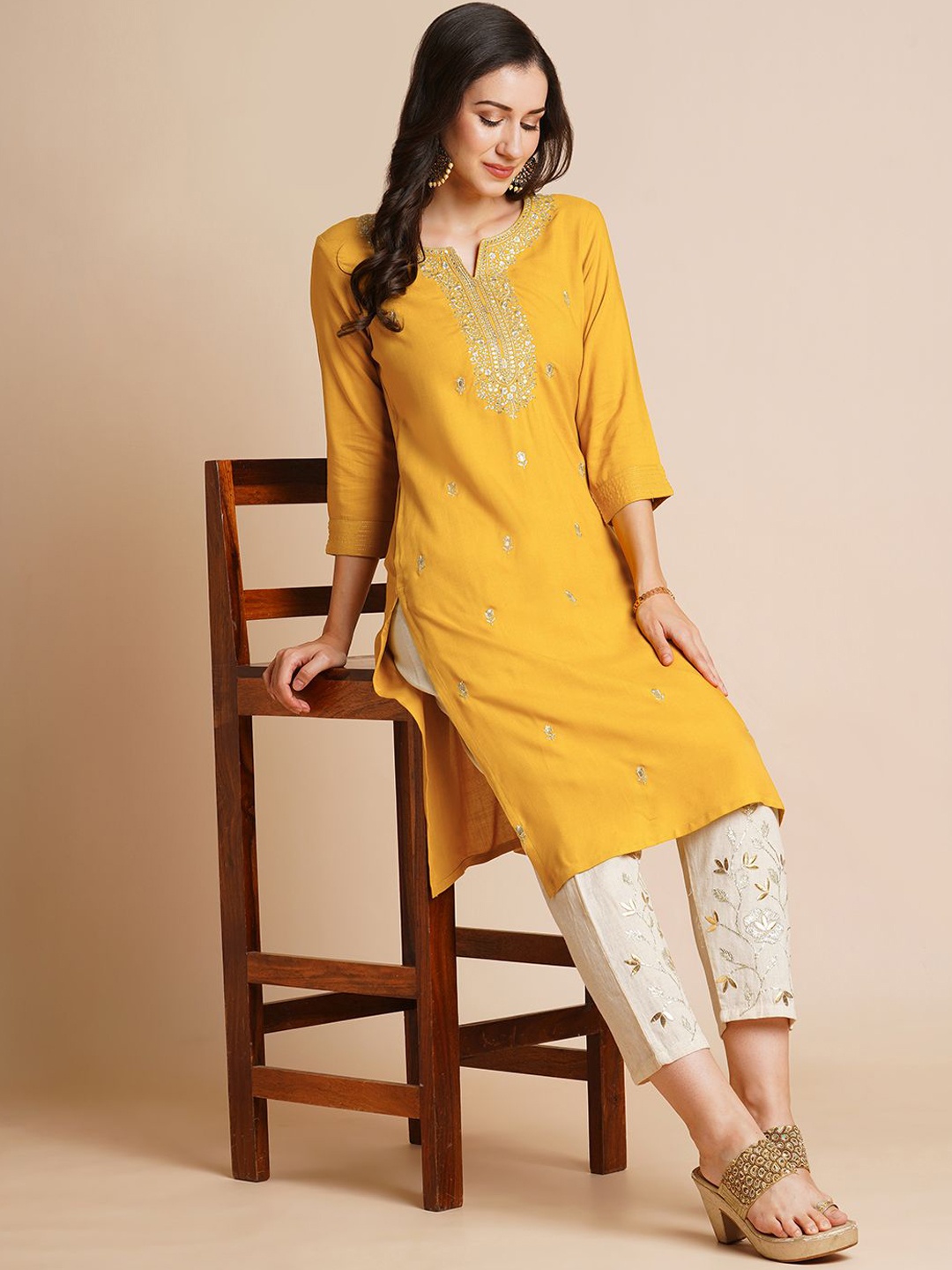 

RATAN Women Embroidered Chikankari Kurta, Yellow