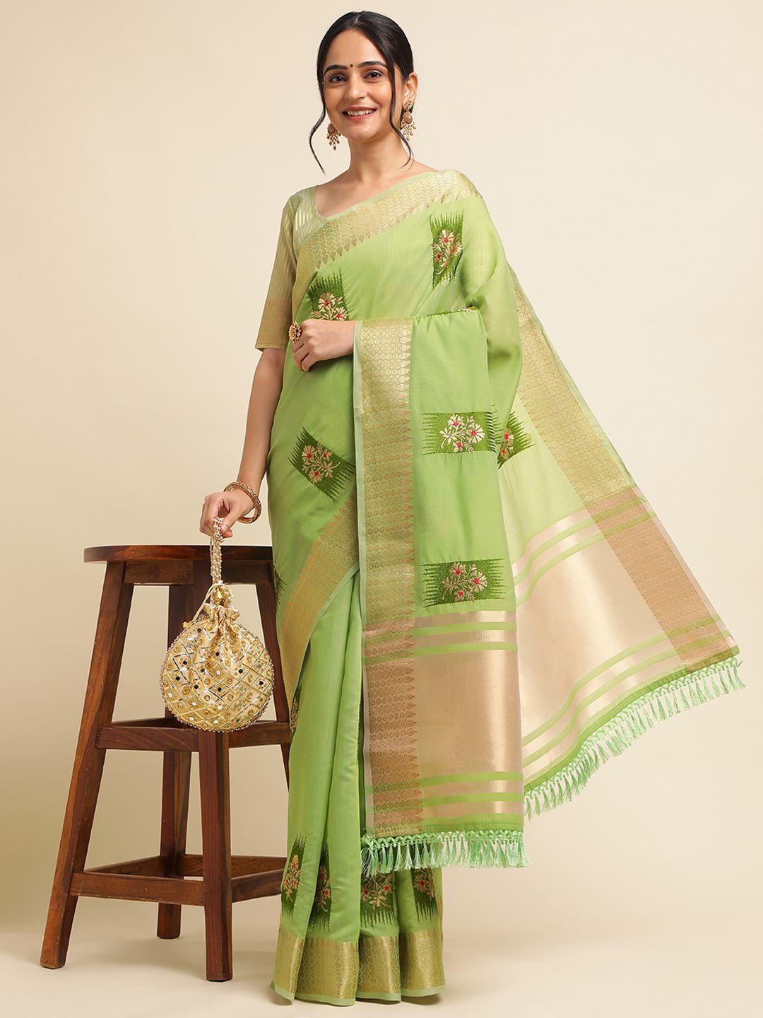 

VIRICA Floral Zari Pure Linen Saree, Green