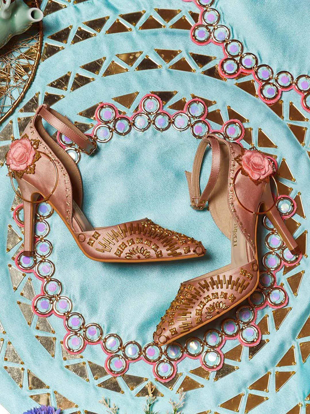 

Papa Don't Preach Textured PU Block Mules with Bows, Gold