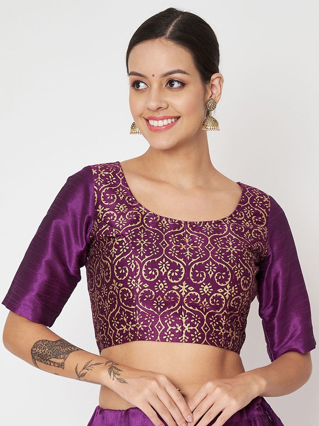 

studio rasa Women Abstract Printed Scoop Neck Poly Silk Top, Purple