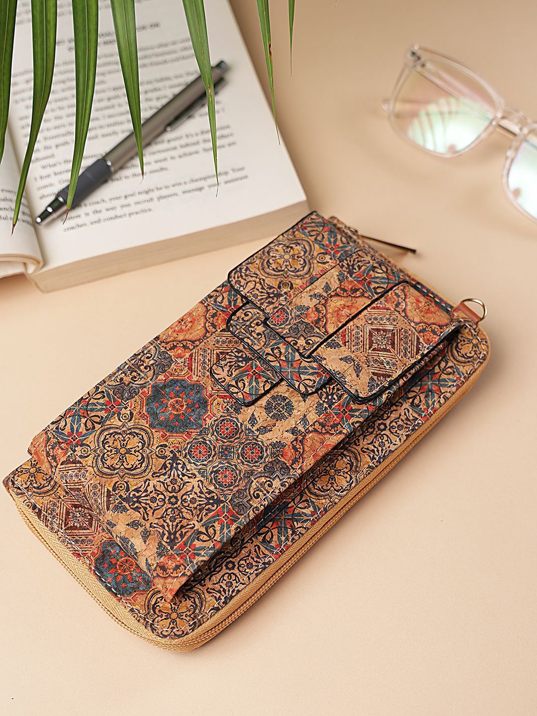 

SAZARA Printed Shoulder Strap Purse Clutch, Beige