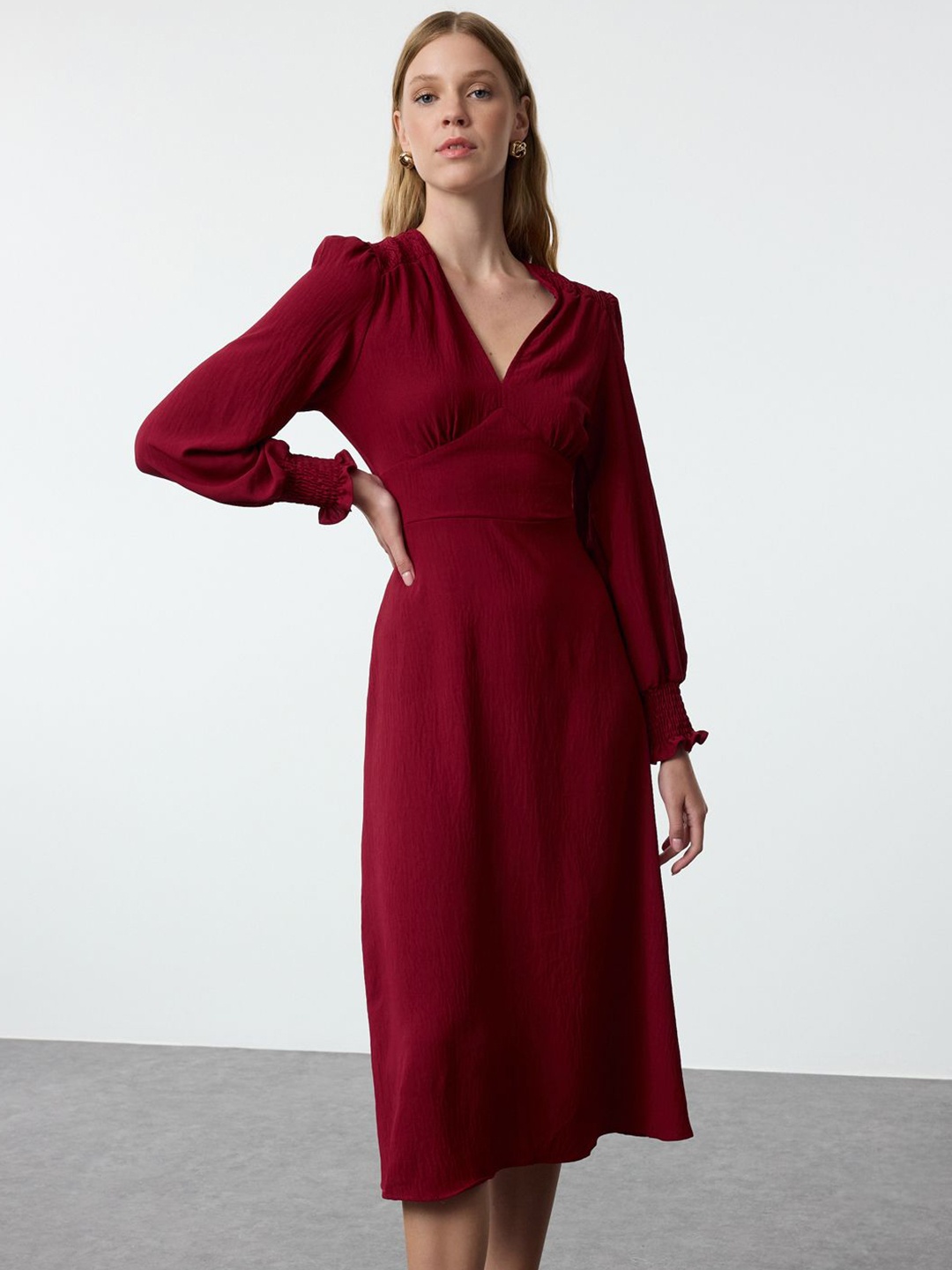 

Trendyol Midi Dress, Na