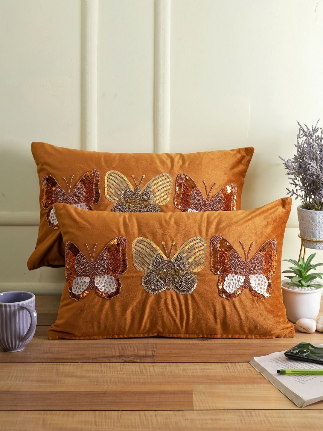 

eyda Rust & White 2 Pieces Embellished Velvet Rectangle Cushion Covers