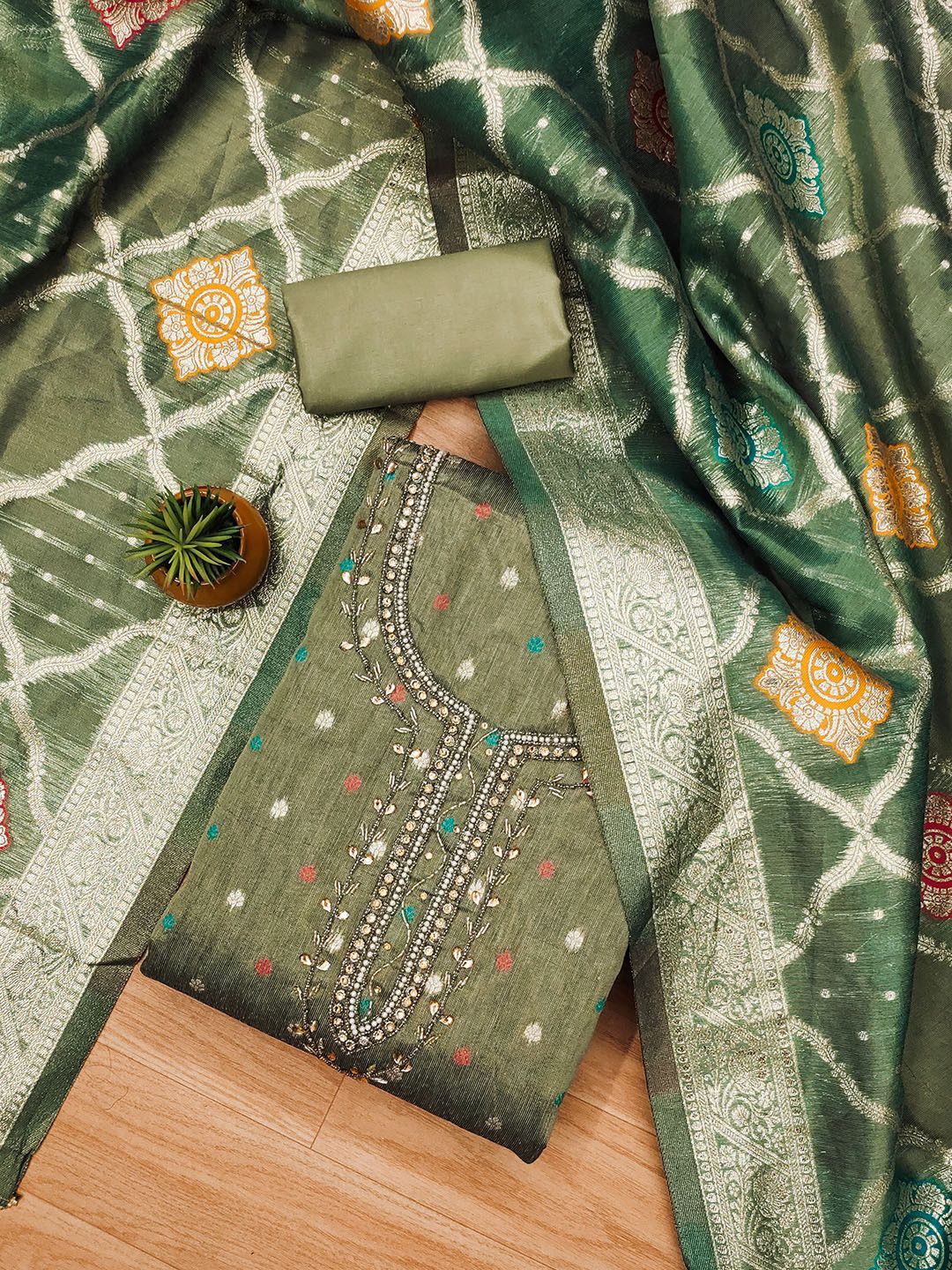 

Lilots Unstitched Dress Material, Green