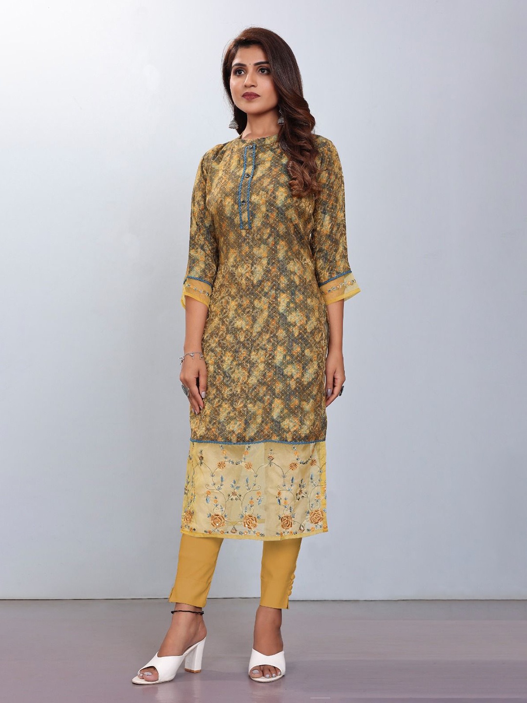 

JIVORA Women Floral Printed Round Neck Kurta, Yellow