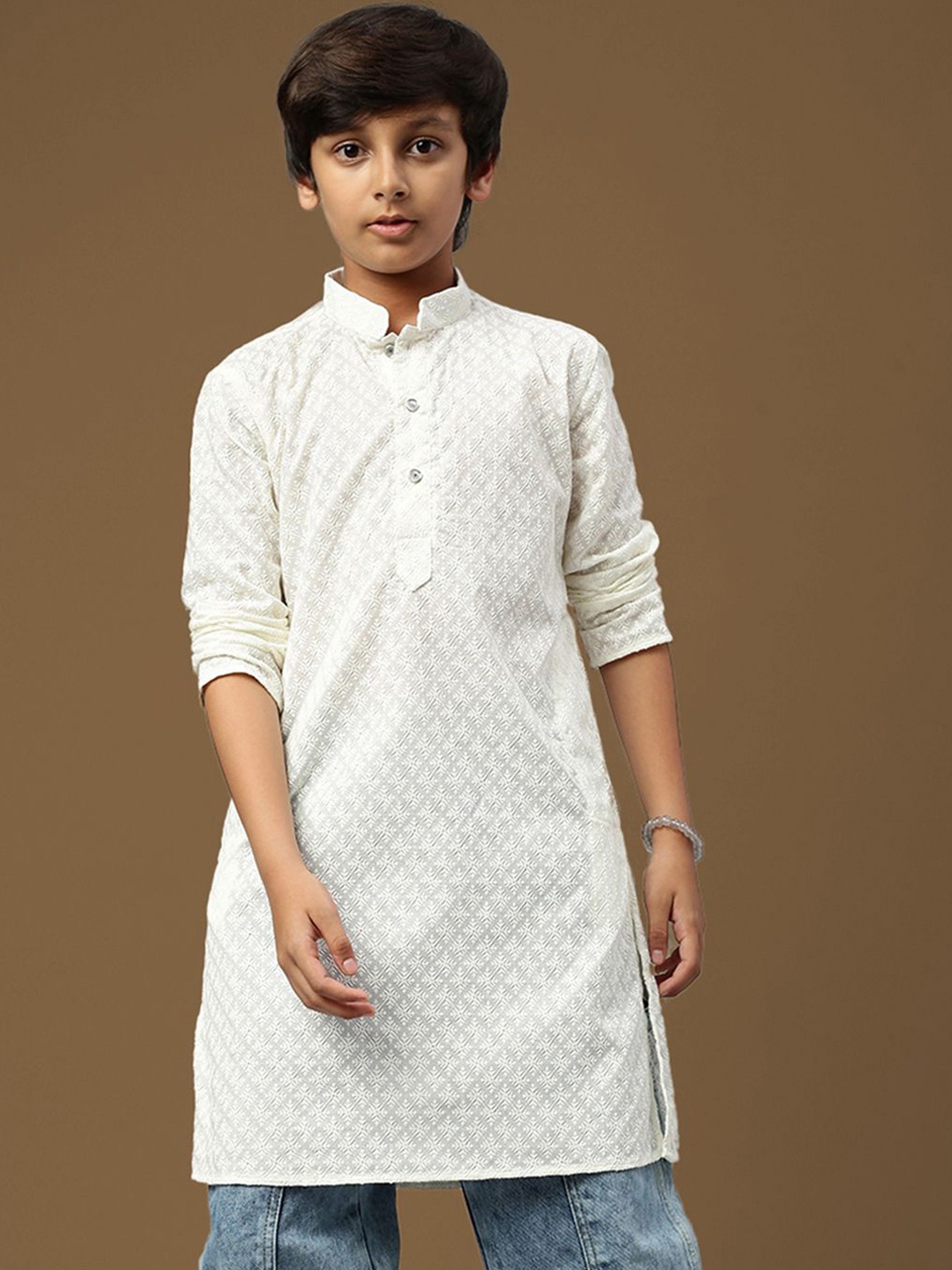 

Here&Now X Sanwara Boys Geometric Embroidered Chikankari Cotton Straight Kurta, Off white