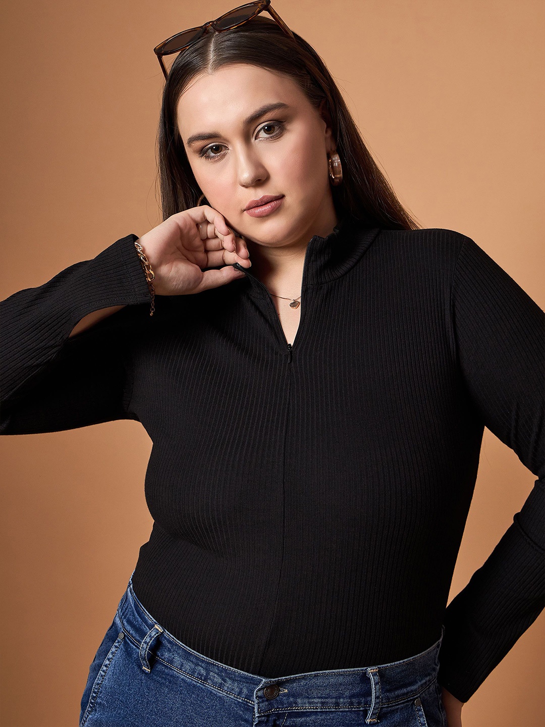 

SASSAFRAS Curve Slit Sleeve Top, Black