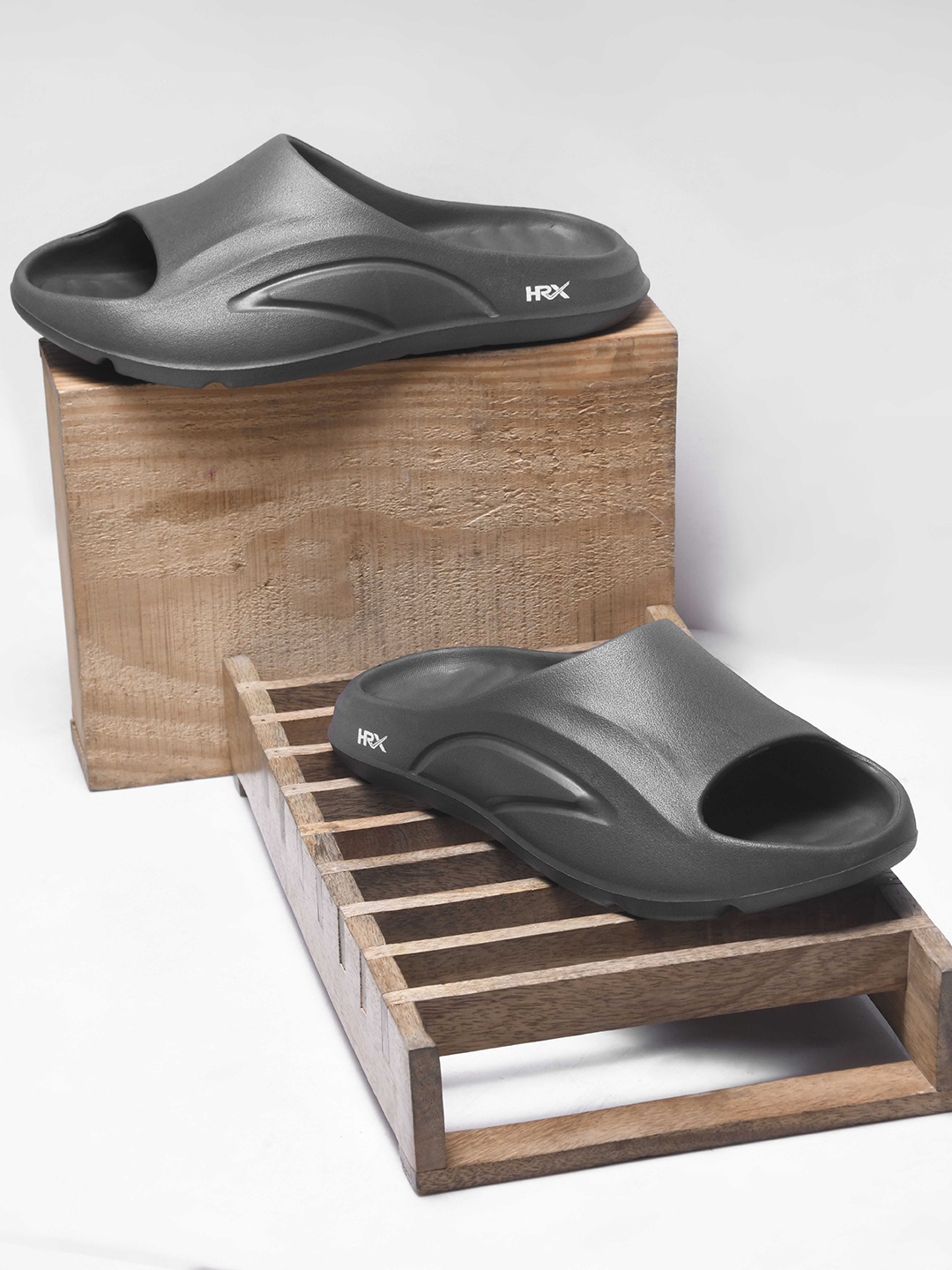 

HRX by Hrithik Roshan Men Rubber Sliders, Grey