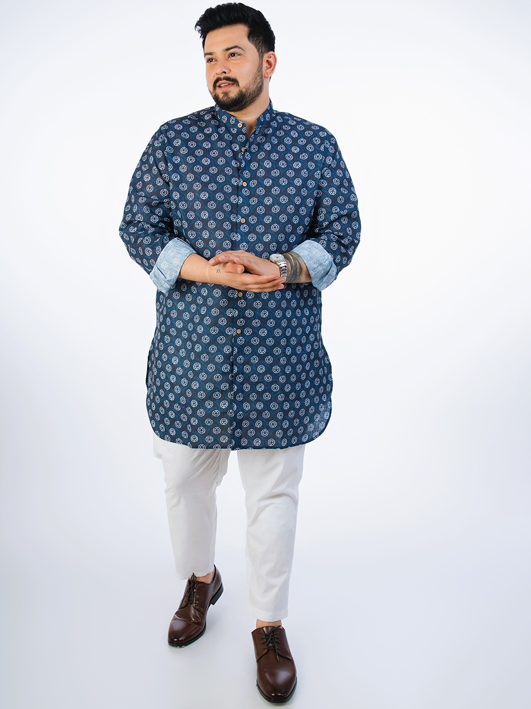 

UNSIZED Men Paisley Printed Thread Work Kurta, Navy blue
