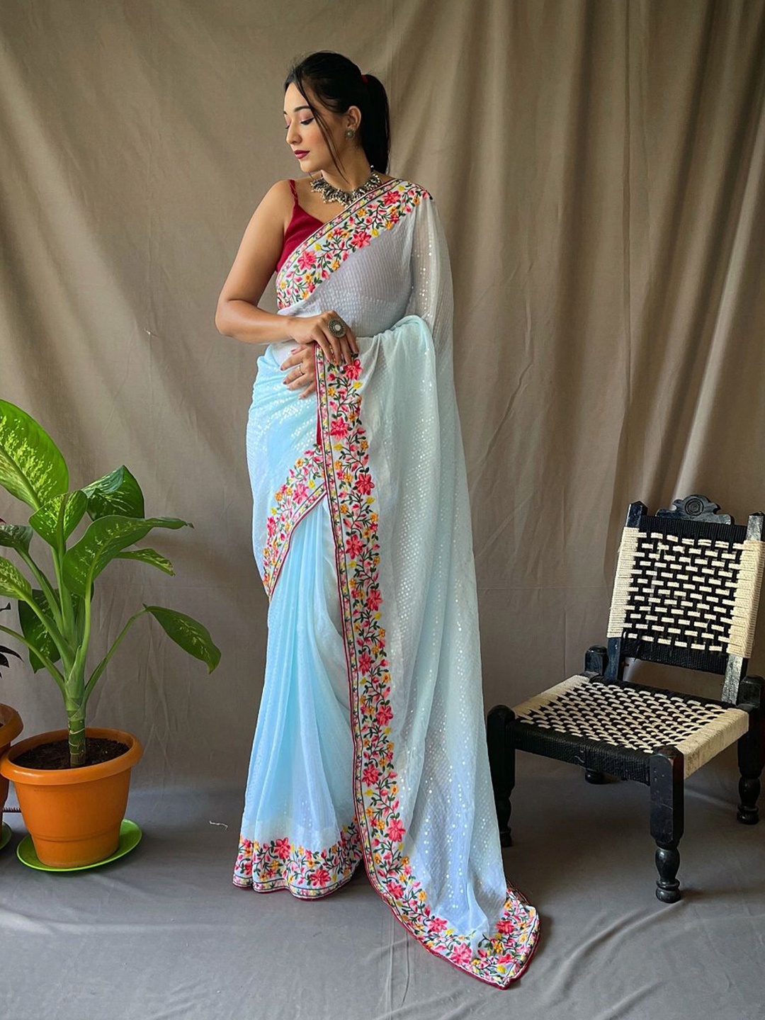 

Mameraa Embellished Embroidered Saree, Blue