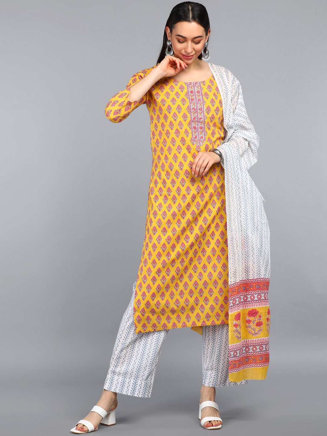 

AHIKA Ethnic Motifs Printed Regular Straight Kurta with Trousers & Dupatta, Mustard