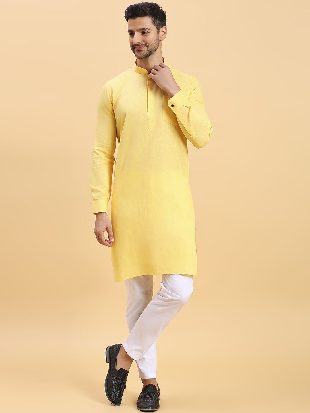 

RAJUBHAI HARGOVINDAS Men Quirky Kurta, Yellow