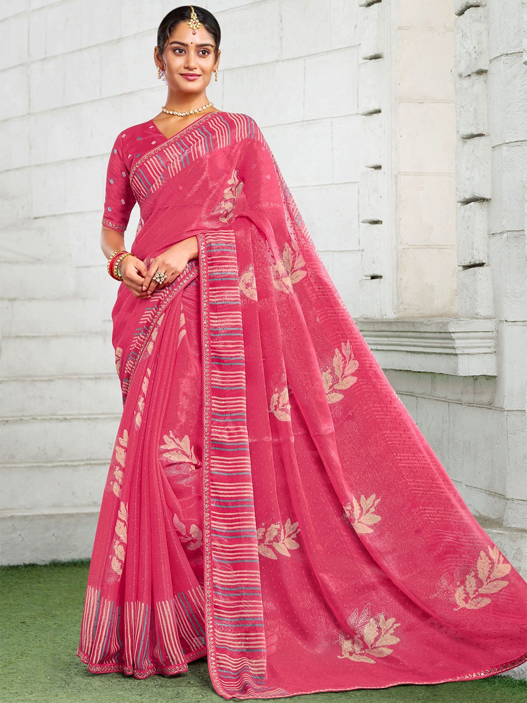 

Laxmipati Floral Sequinned Poly Chiffon Saree, Pink