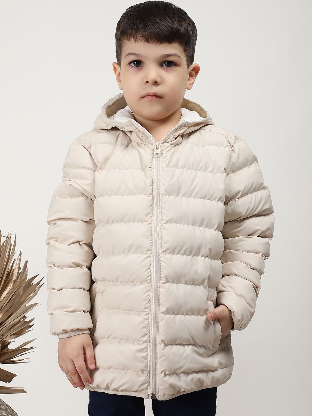

HOUSE OF VEDAS Boys Lightweight Puffer Jacket, Off white