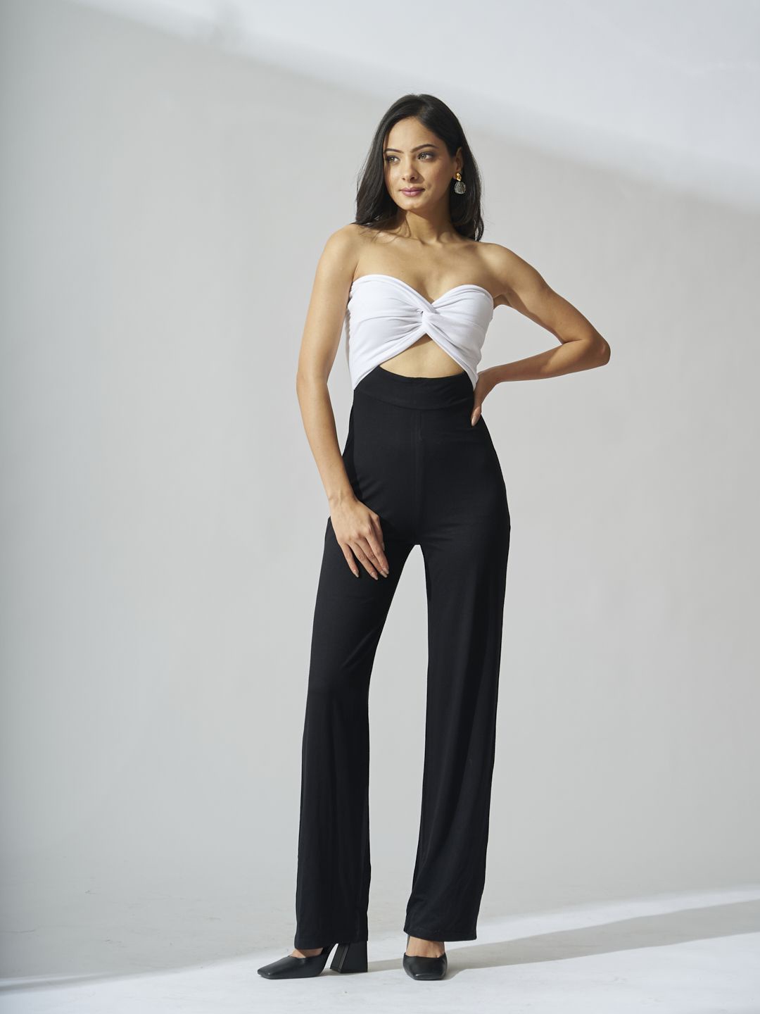 

Risate Off-Shoulder Basic Jumpsuit, Black