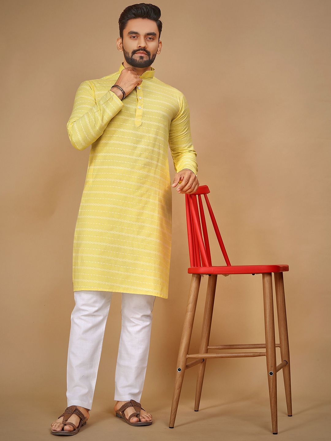 

Zurika Fashion Men Printed Flared Sleeves Thread Work Kurta, Yellow