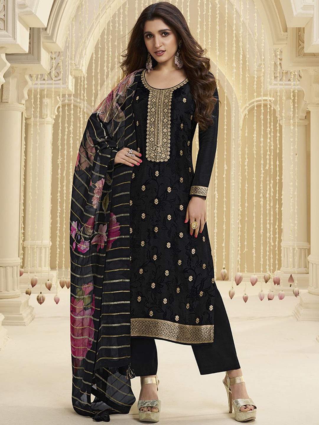 

Seerat Women Ethnic Motifs Regular Sequinned Pure Silk Kurta with Trousers & With Dupatta, Black