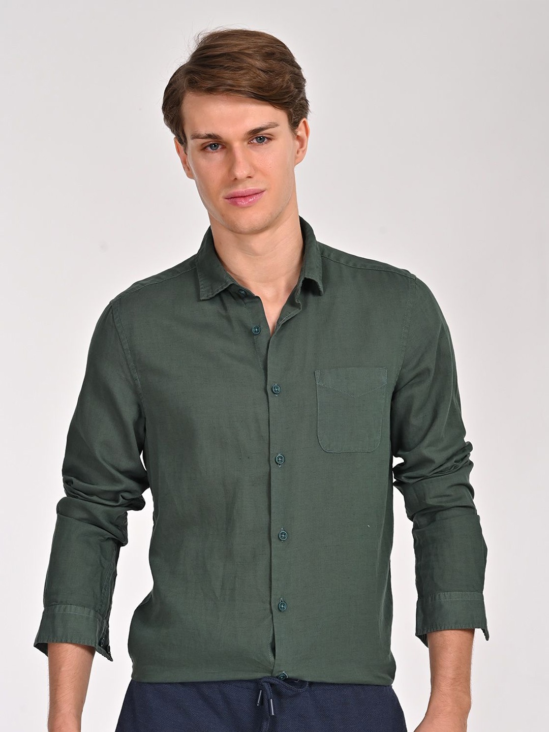 

POE Men Smart Slim Fit Opaque Casual Shirt, Green