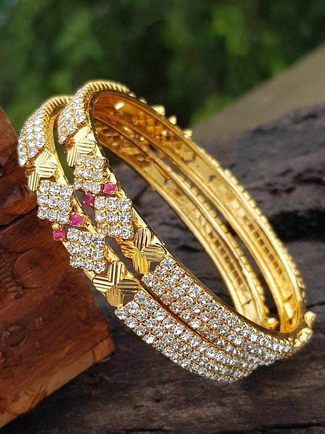 

GRIIHAM Set Of 2 Gold-Plated Stones Studded Bangles