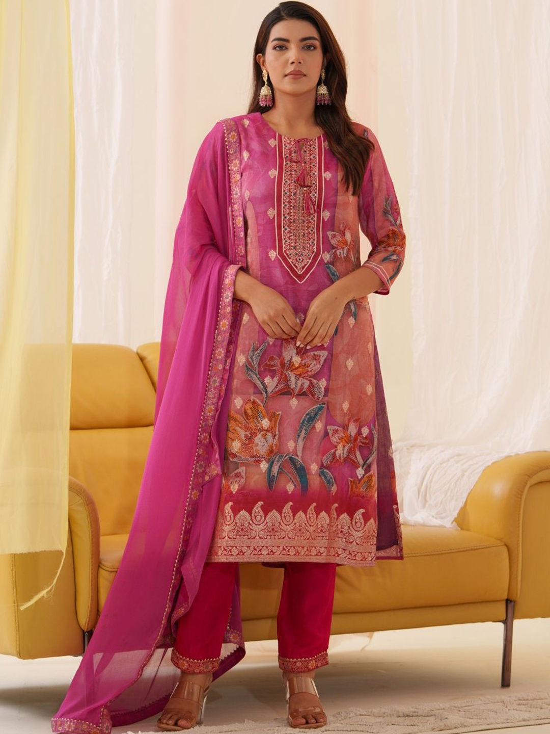 

House of Pataudi Ethnic Motifs Woven Design Kurta With Trousers & Dupatta, Pink