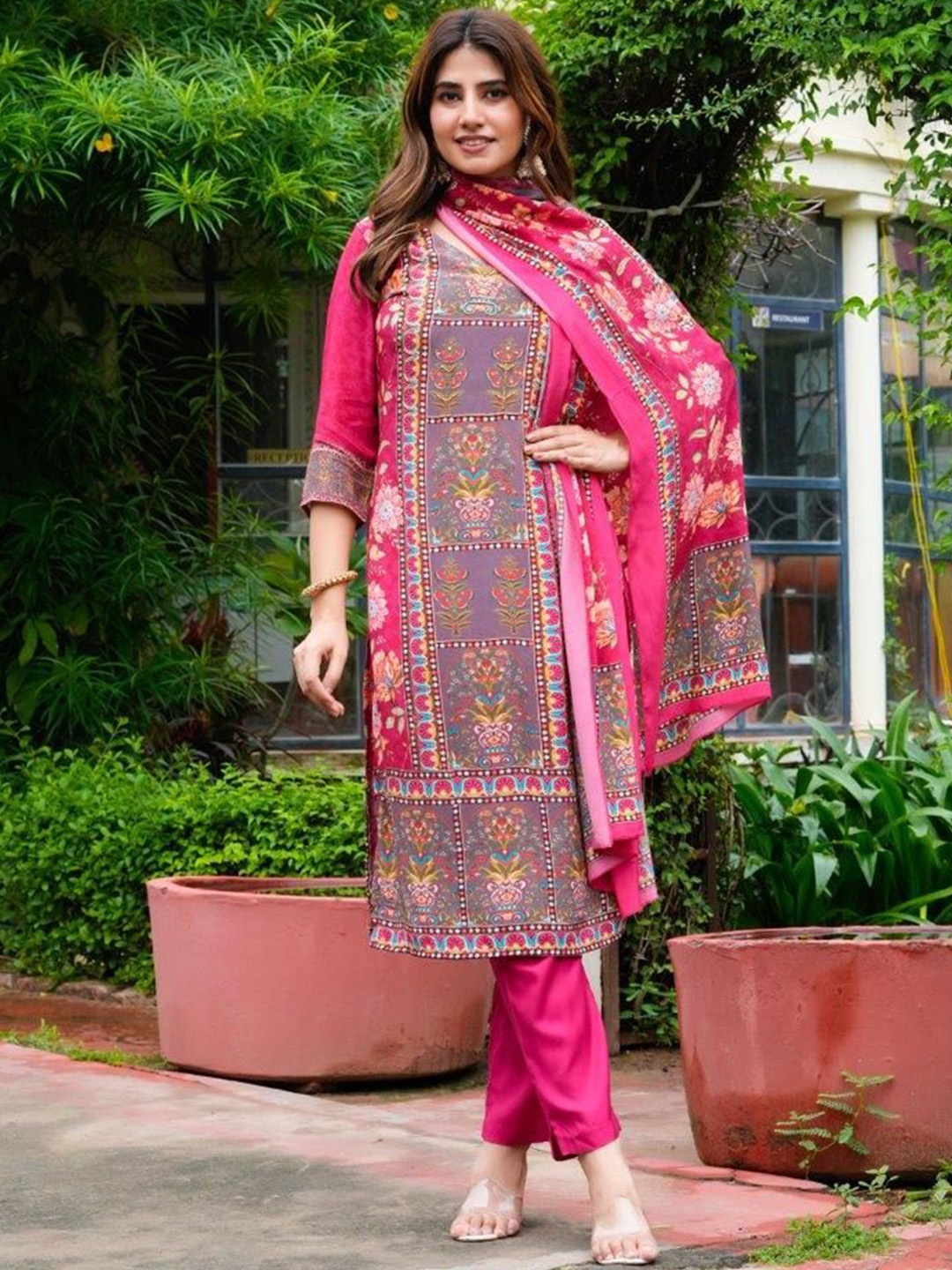 

SIGNORIA Ethnic Motifs Printed Straight Kurta with Trousers & Dupatta, Fuchsia