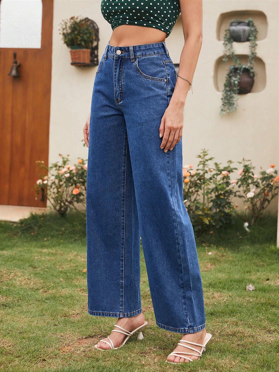

Kotty Women Straight Fit High-Rise Cotton Clean Look Jeans, Blue