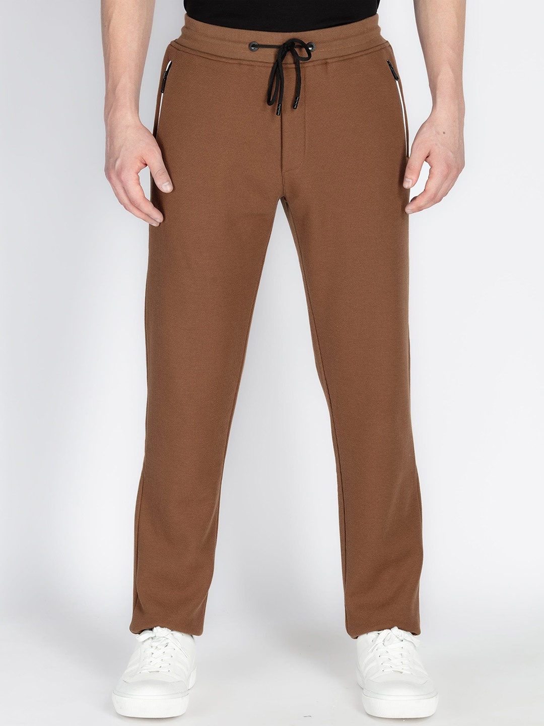 

Status Quo Men Mid-Rise Track Pant, Brown