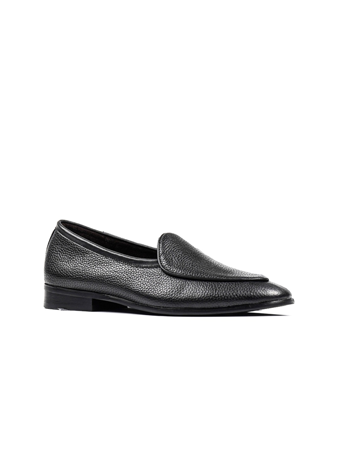 

Wolvenmilano Men Textured Round Toe Loafers, Black