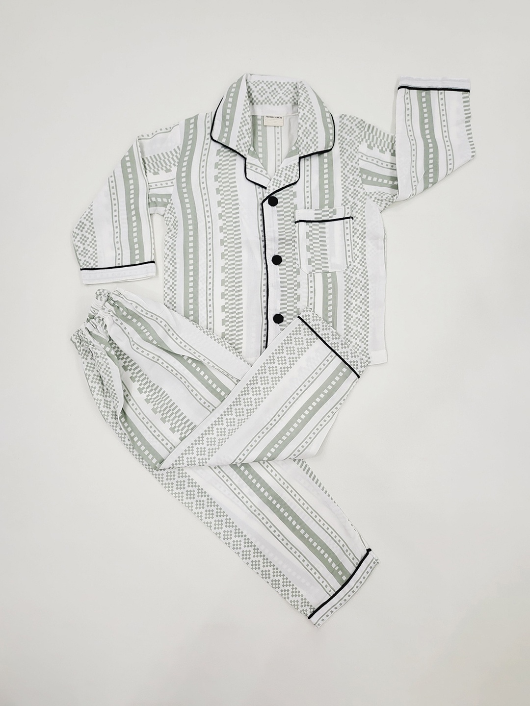 

Freesia Array Unisex Kids Printed Night suit, White