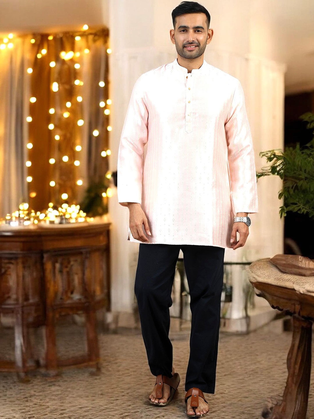 

TATTVA Men Chikankari Kurta, Cream