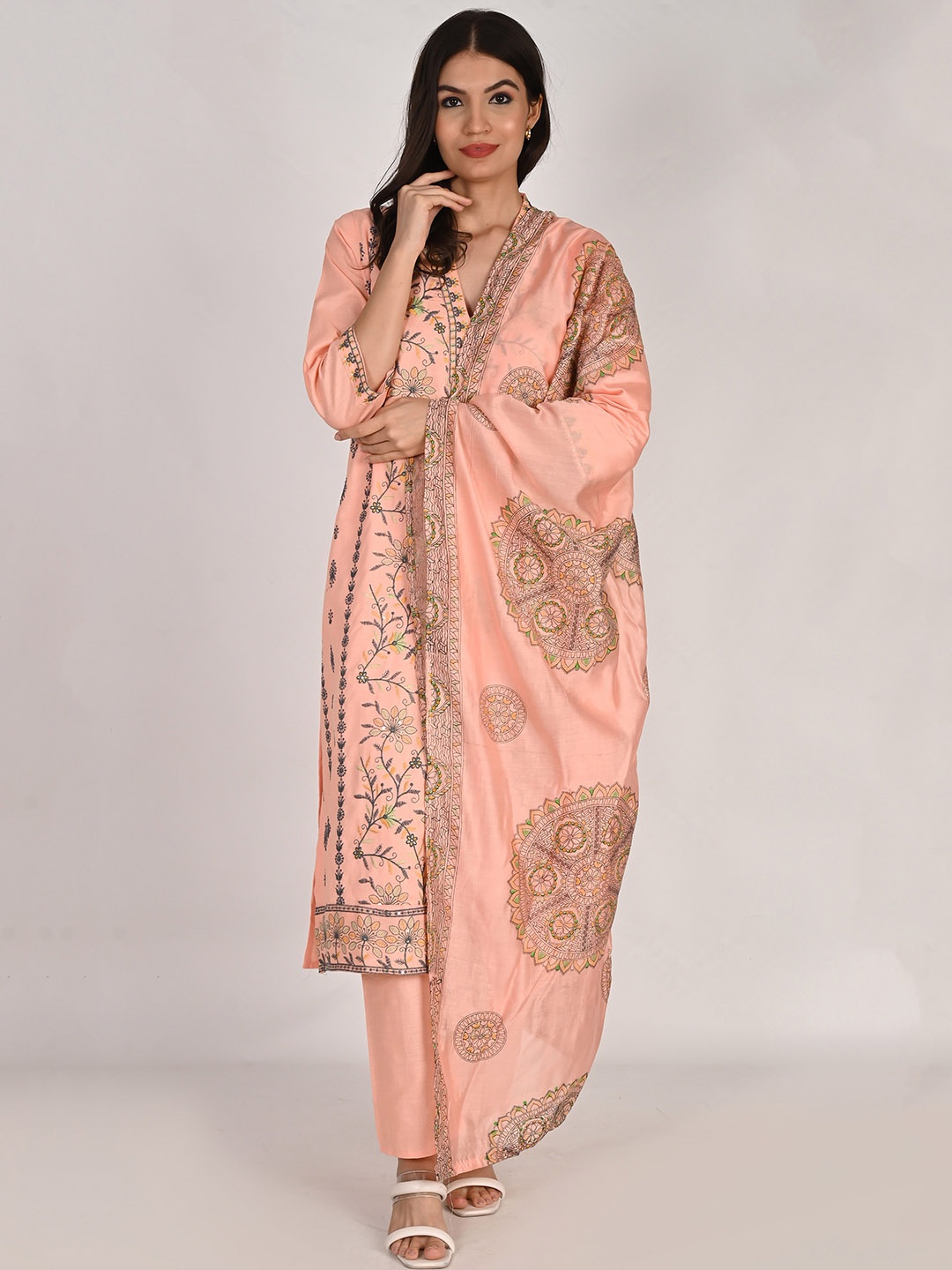 

KALINI Women Floral Embroidered Regular Thread Work Kurta with Palazzos & With Dupatta, Peach