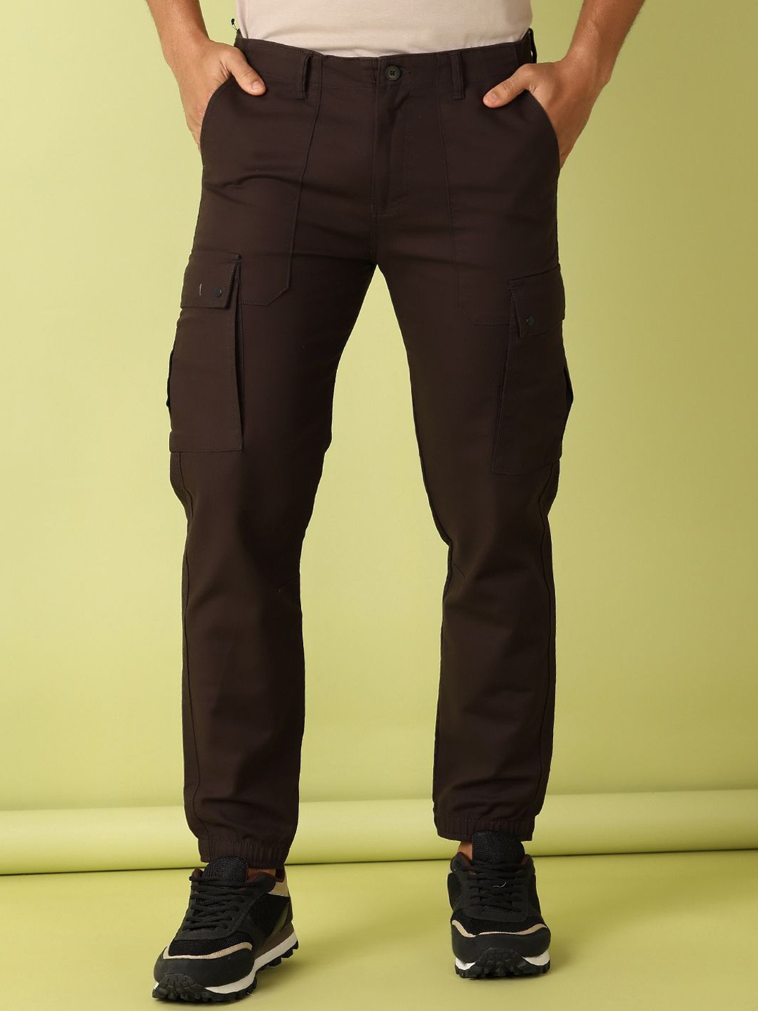

V-Mart Men Mid-Rise Cargos Trousers, Brown