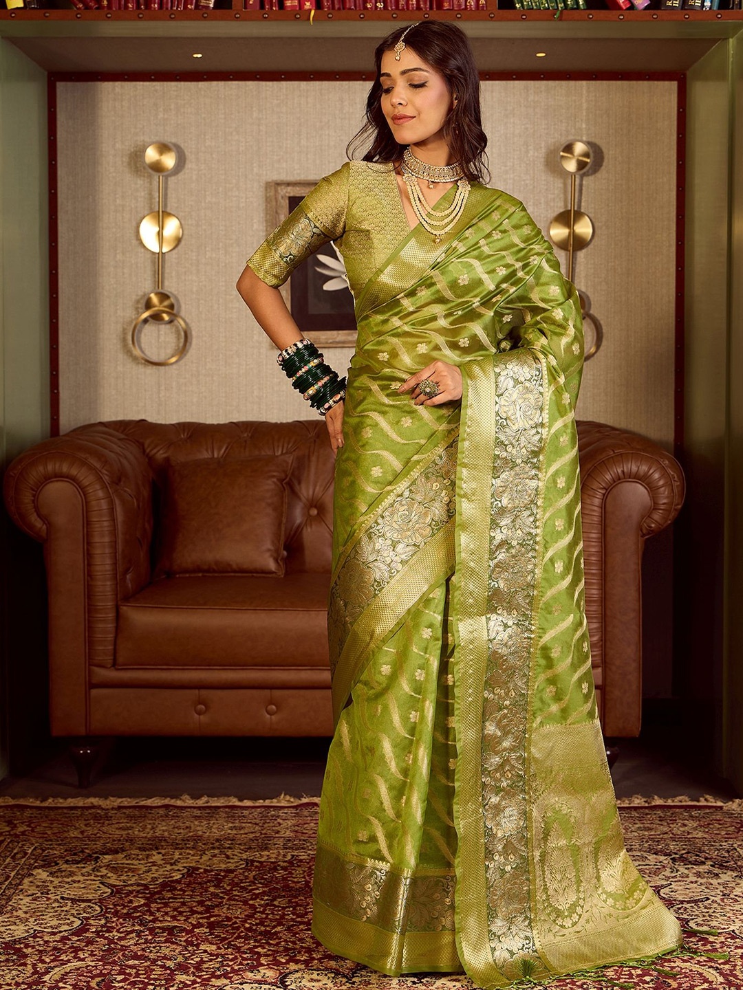 

Dori Leheriya Woven Design Zari Organza Banarasi Saree, Green